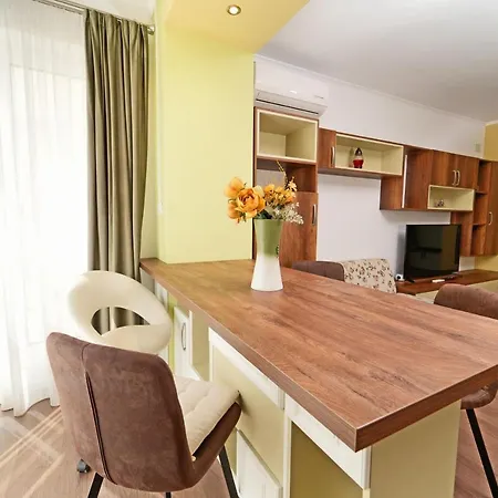 Artemis - A Stunning Sunset View Apartment *